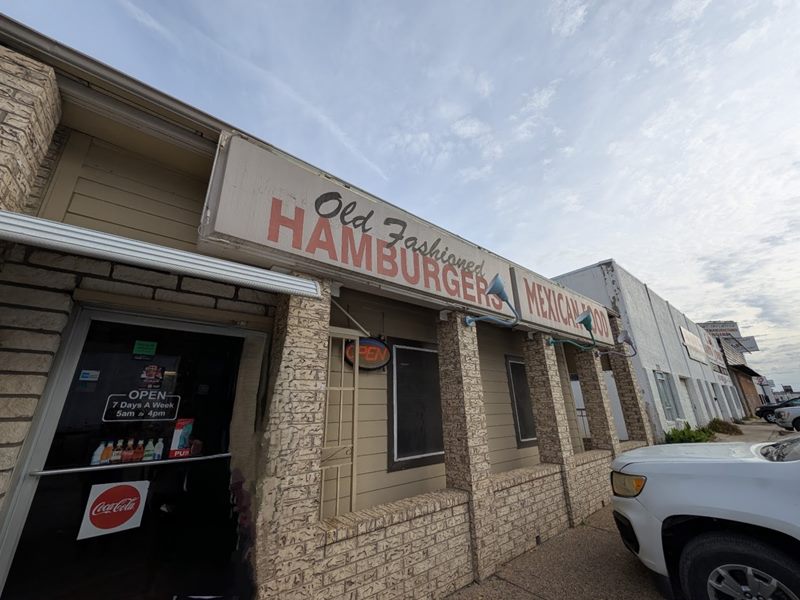 Daybreak Cafe & Grill exterior